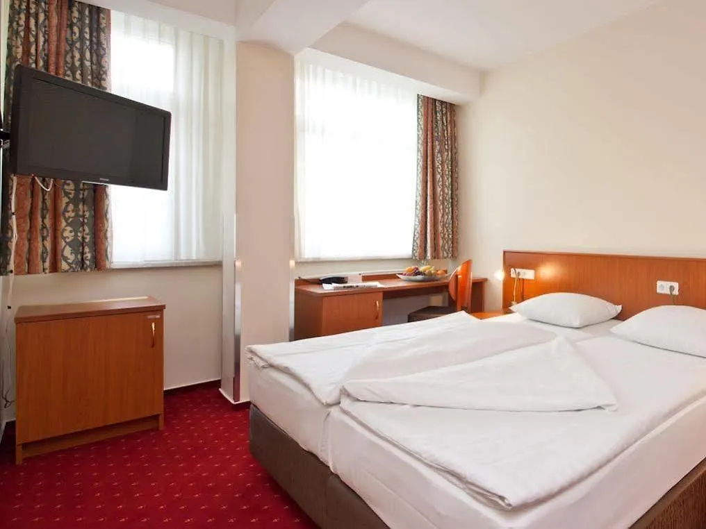 Arcadia Belmondo Hamburgo 4*,